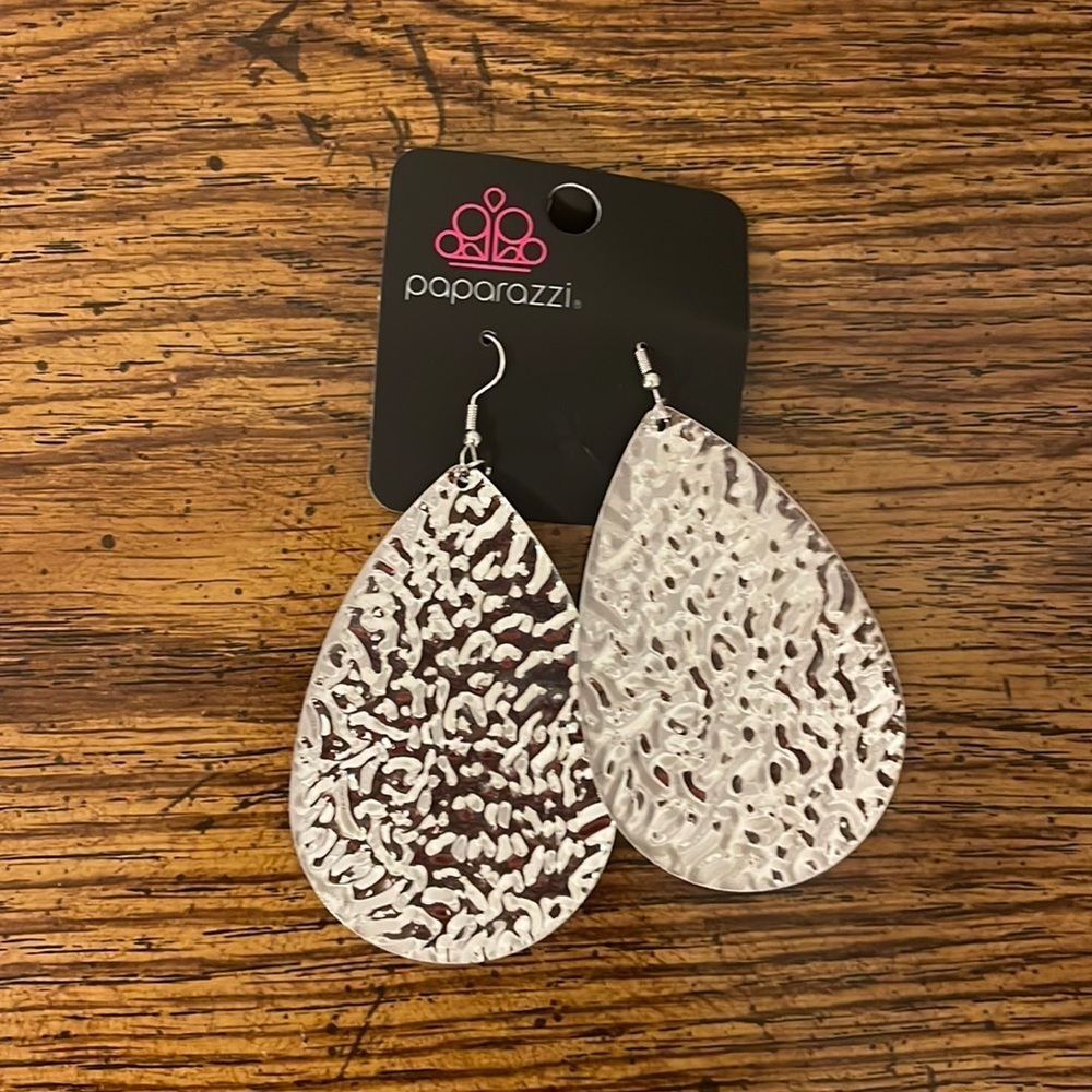 Paparazzi Silver Teardrop Earrings